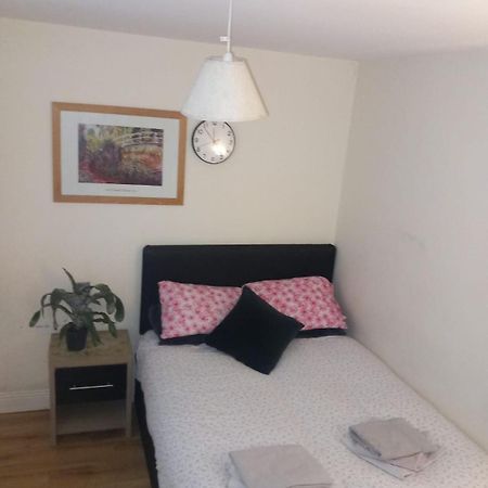 The Comfy Cottage Swords Eksteriør bilde