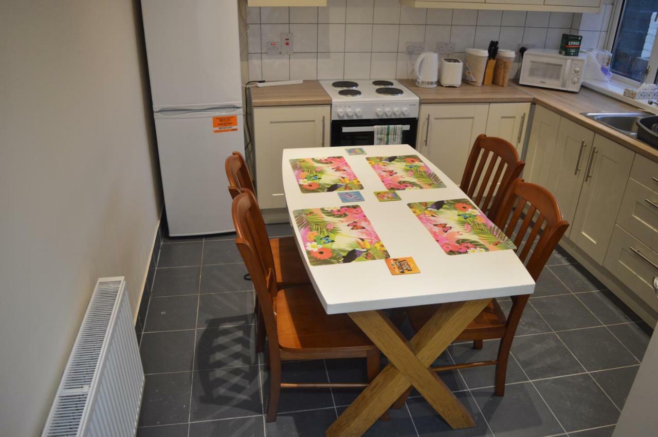 The Comfy Cottage Swords Eksteriør bilde
