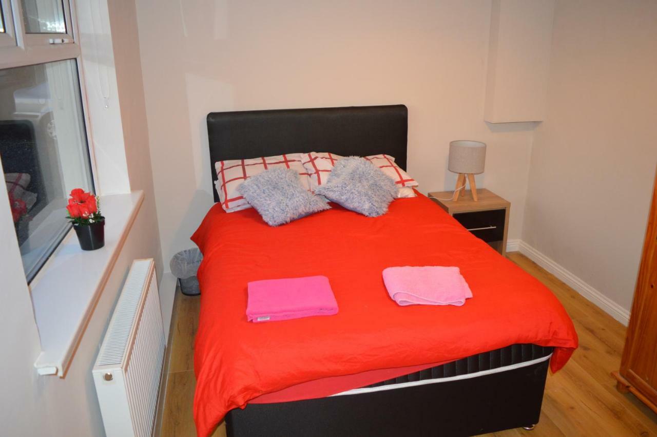 The Comfy Cottage Swords Eksteriør bilde